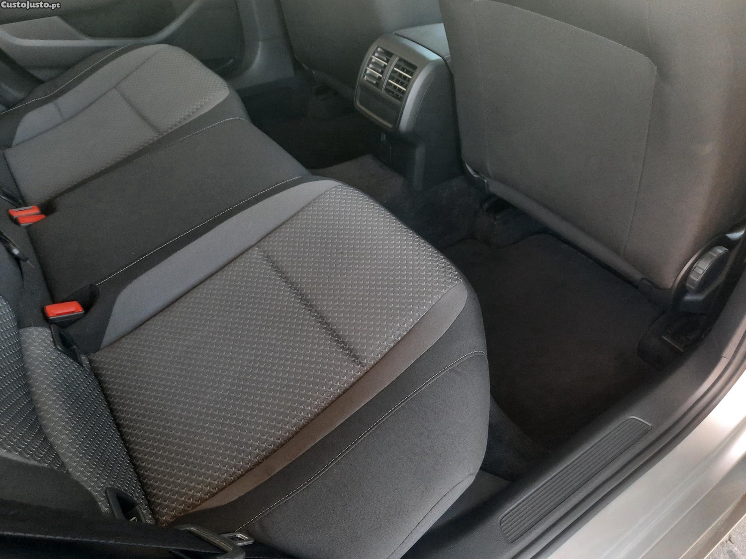 Volkswagen Passat Comfortline — fotografia 8