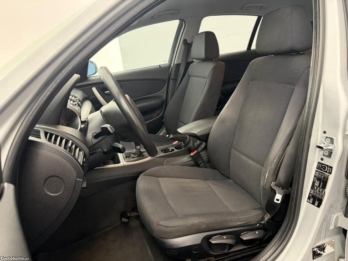 BMW 118 D — fotografia 4