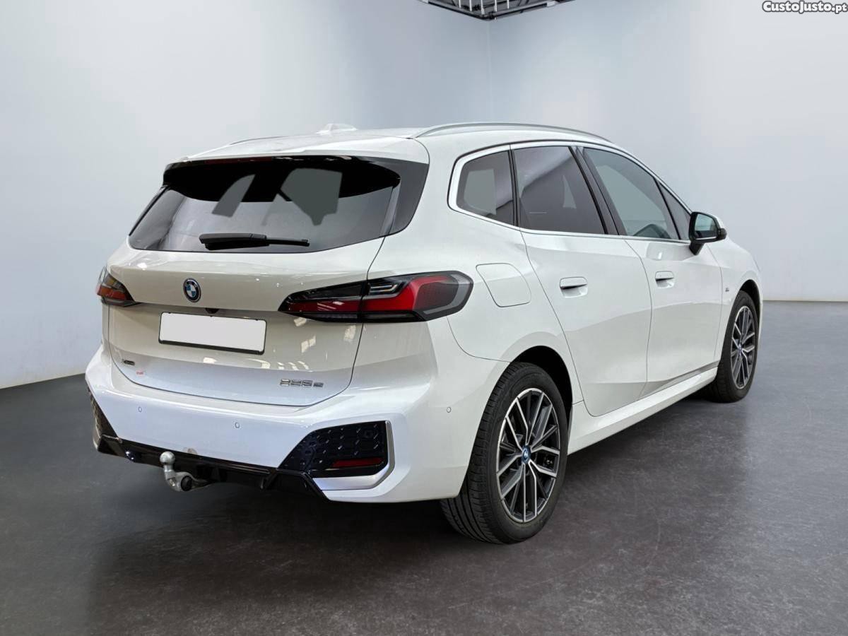 BMW 225 e xDrive M Sport - 23 foto 2