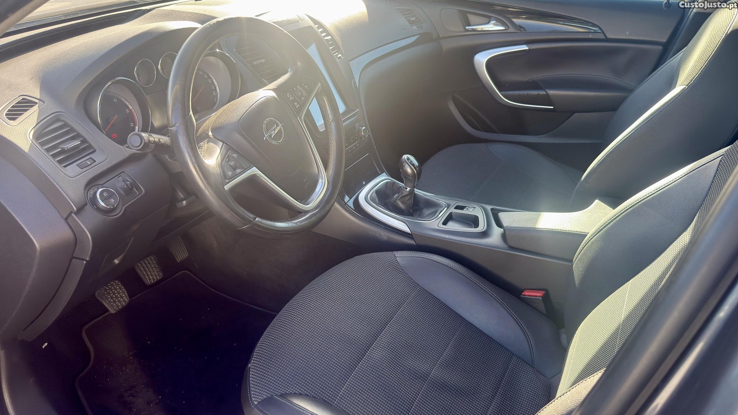 Opel Insignia 2.0 CDTISports Tourer — fotografia 9