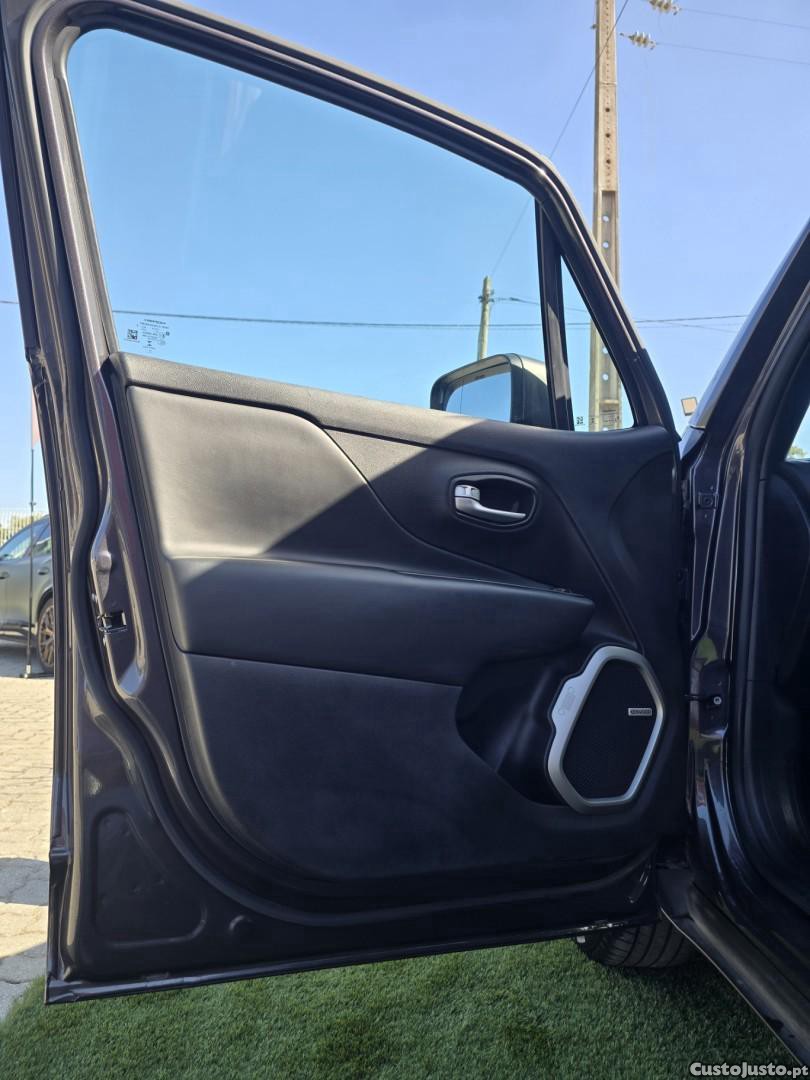 Jeep Renegade 1.0 T 80º Aniversário — fotografia 11