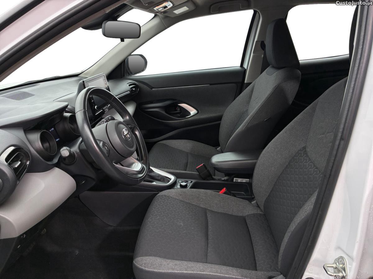 Toyota  1.5 HDF Dynamic Business + beyond Zero Academy - 22 — photo 3