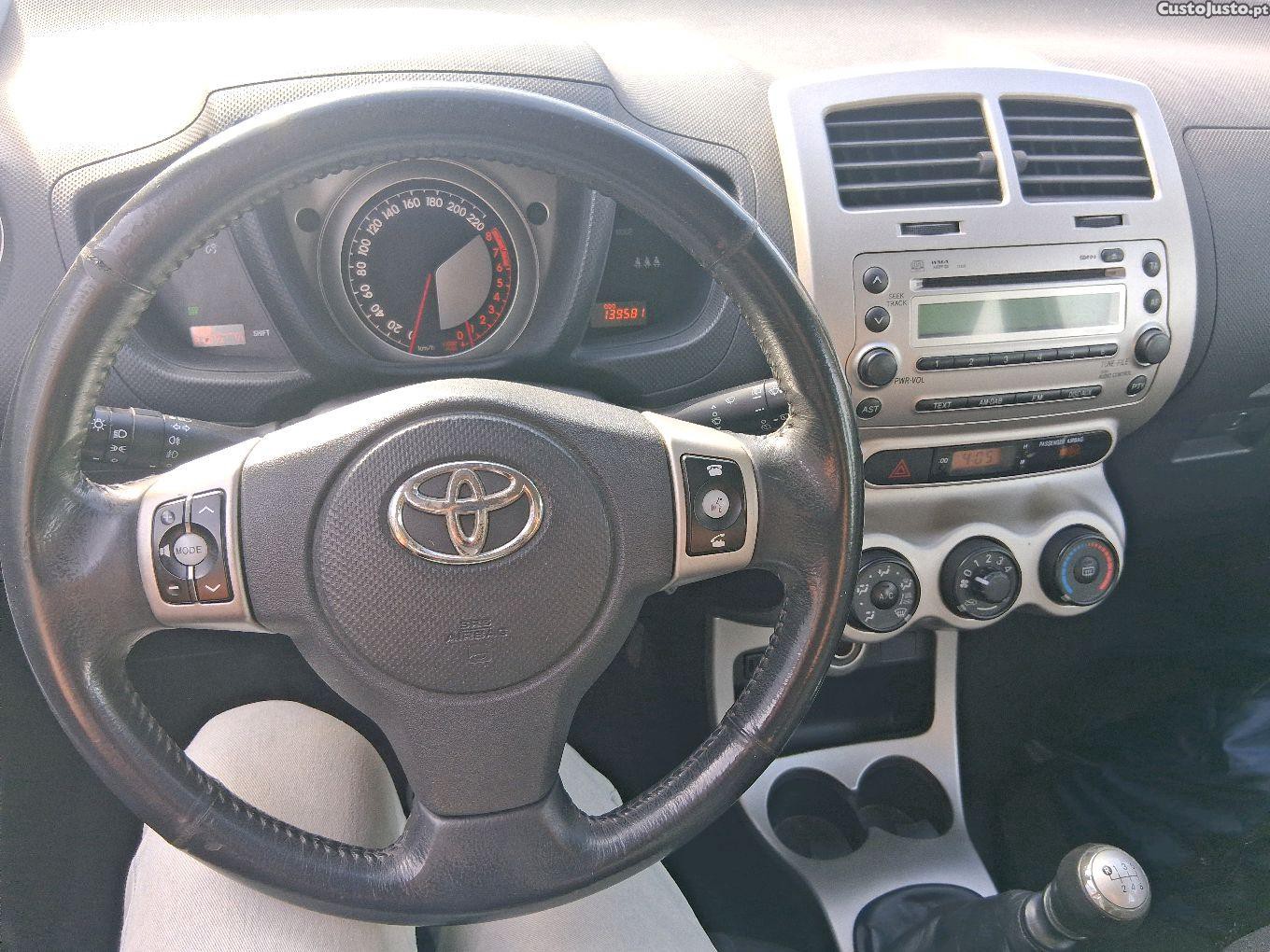 Toyota Urban Cruiser 1.33 vvt-i - 09 foto 5
