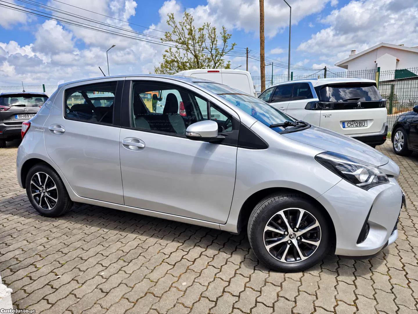 Toyota Yaris 1.0 vvt-i comfort - 20 foto 4