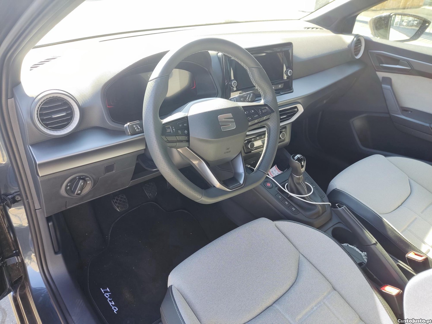 SEAT Ibiza FR 115 CV - 06/2026 - Muitos extras — fotografia 5