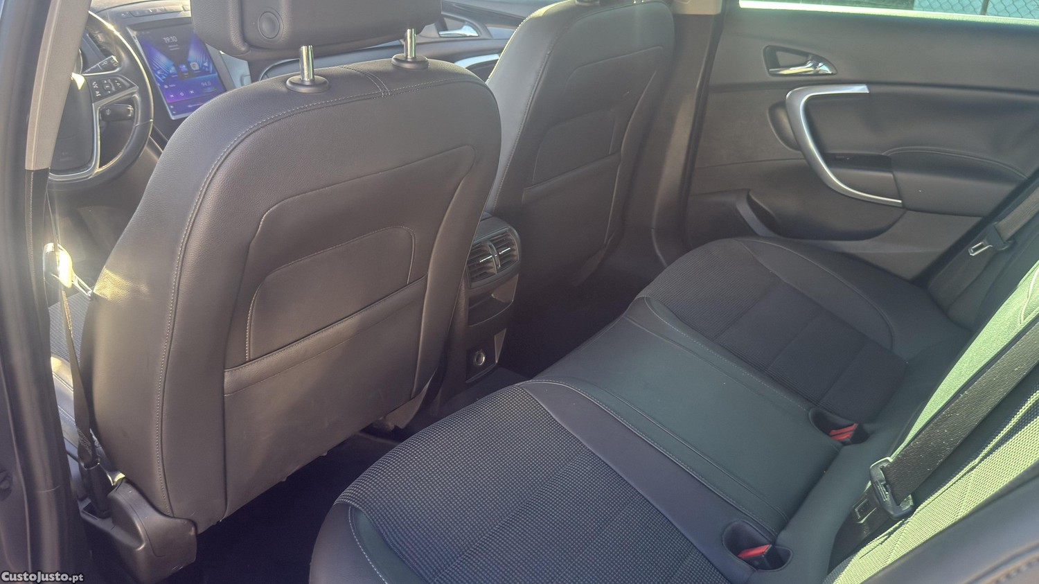 Opel Insignia 2.0 CDTISports Tourer — fotografia 4