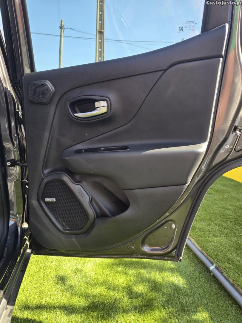 Jeep Renegade 1.0 T 80º Aniversário — fotografia 9