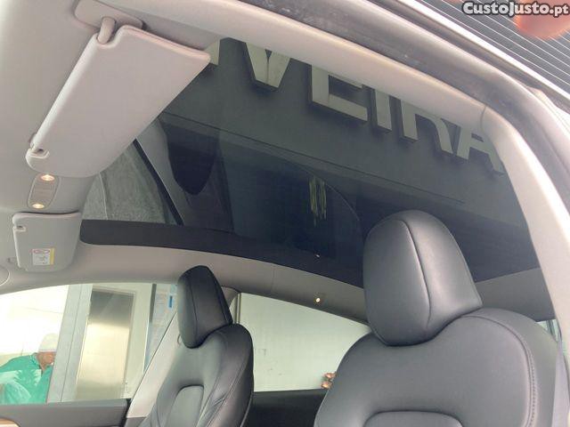 Tesla Model Y Long Range Dual Moto — fotografia 19