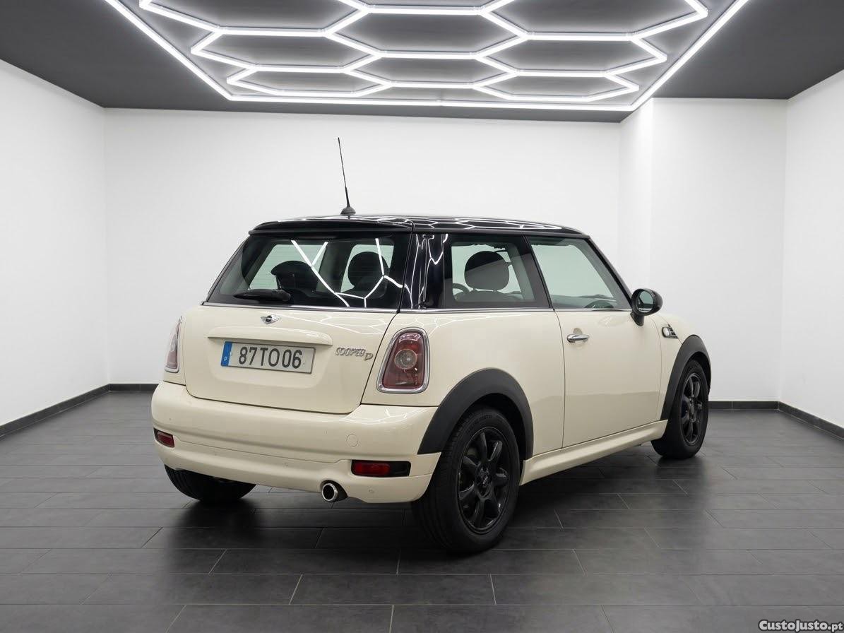 MINI Cooper 1.6D — photo 3
