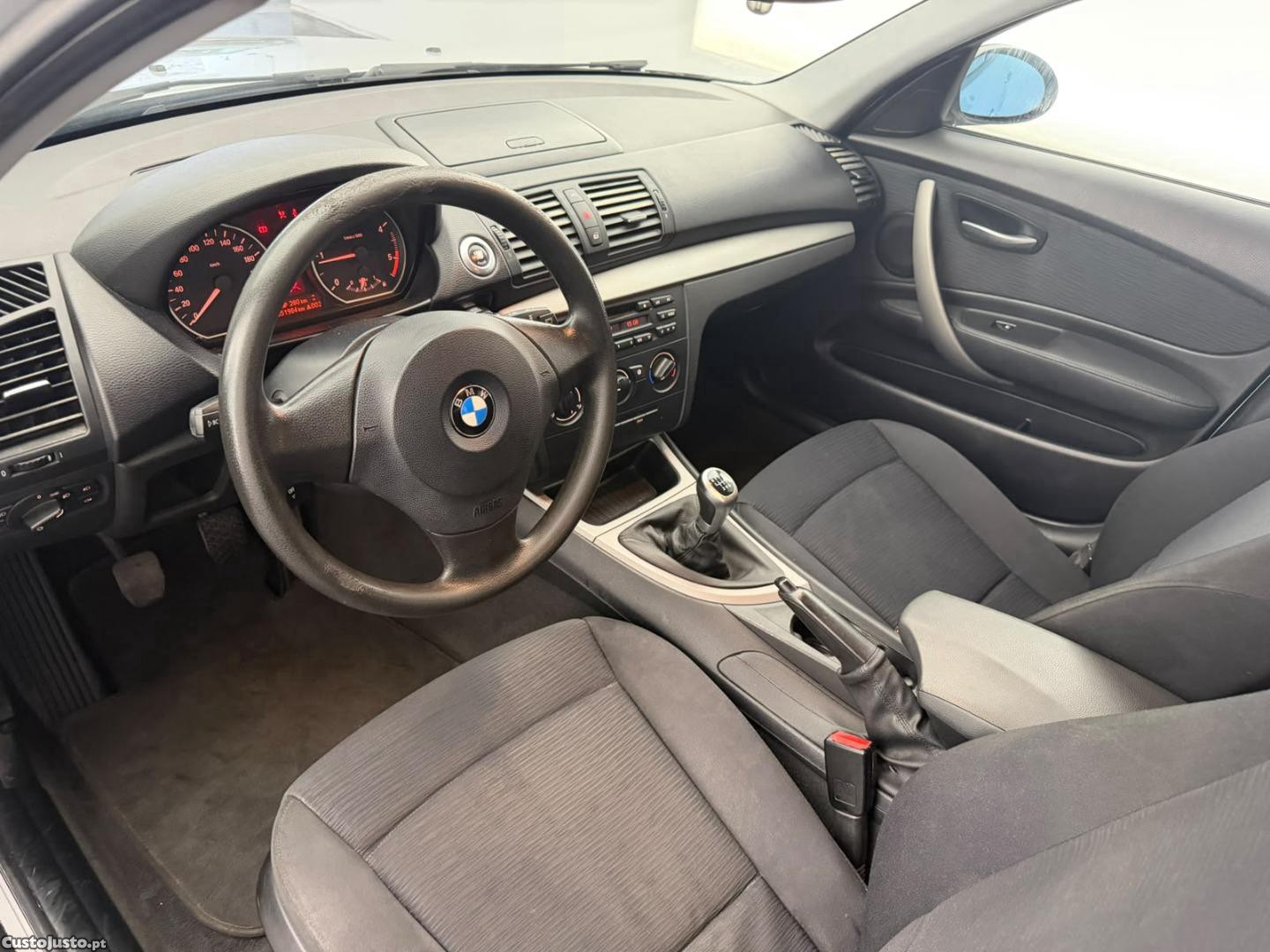 BMW 118 D — fotografia 9
