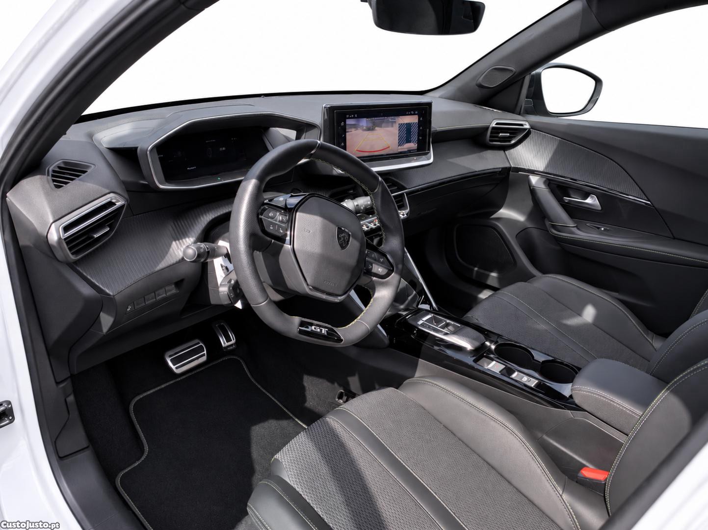Peugeot e-2008 GT 156CV 54Kwh (AUTO) - 24 — photo 4
