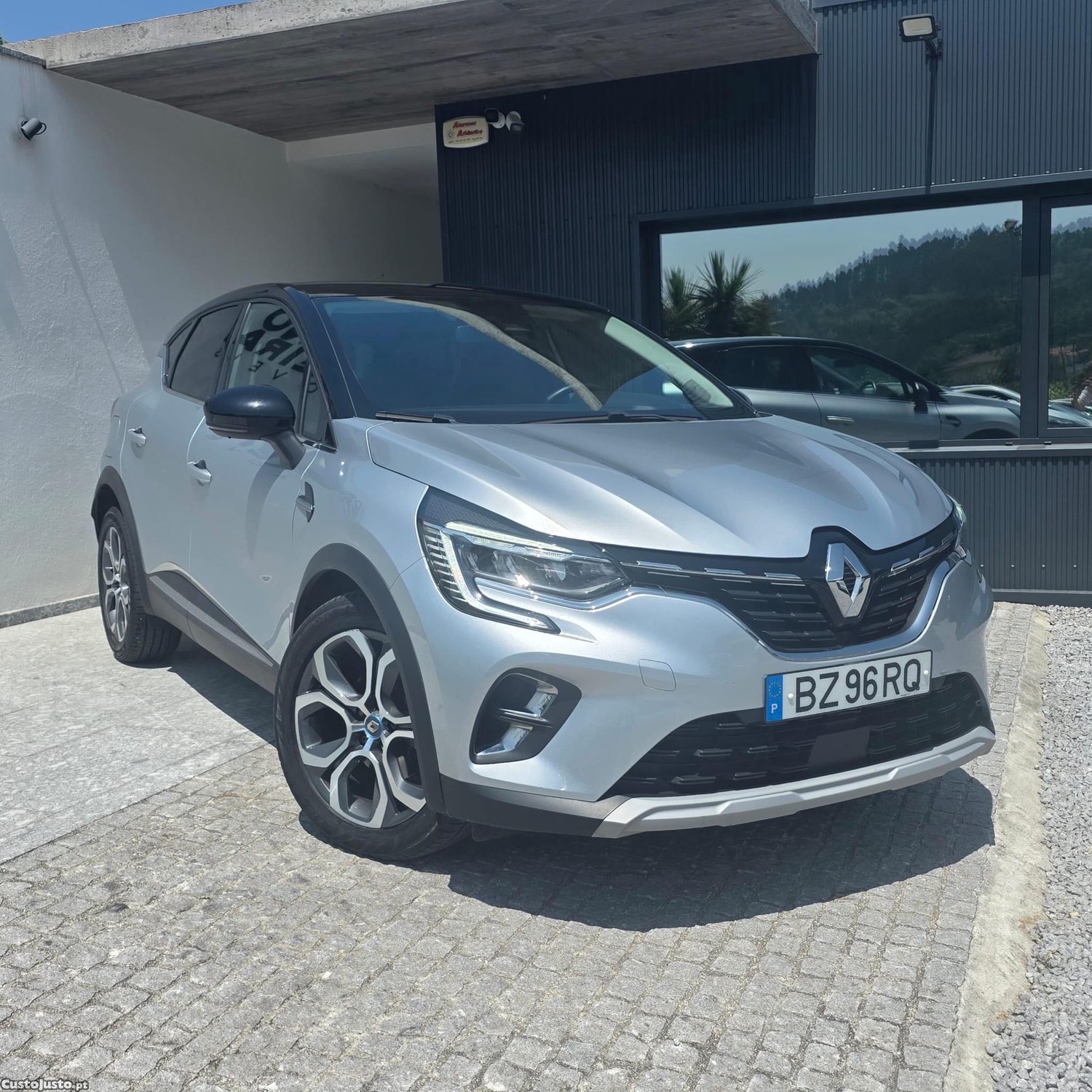 Renault Captur 1.6 E-Tech Plug-In Exclusive — fotografia 22