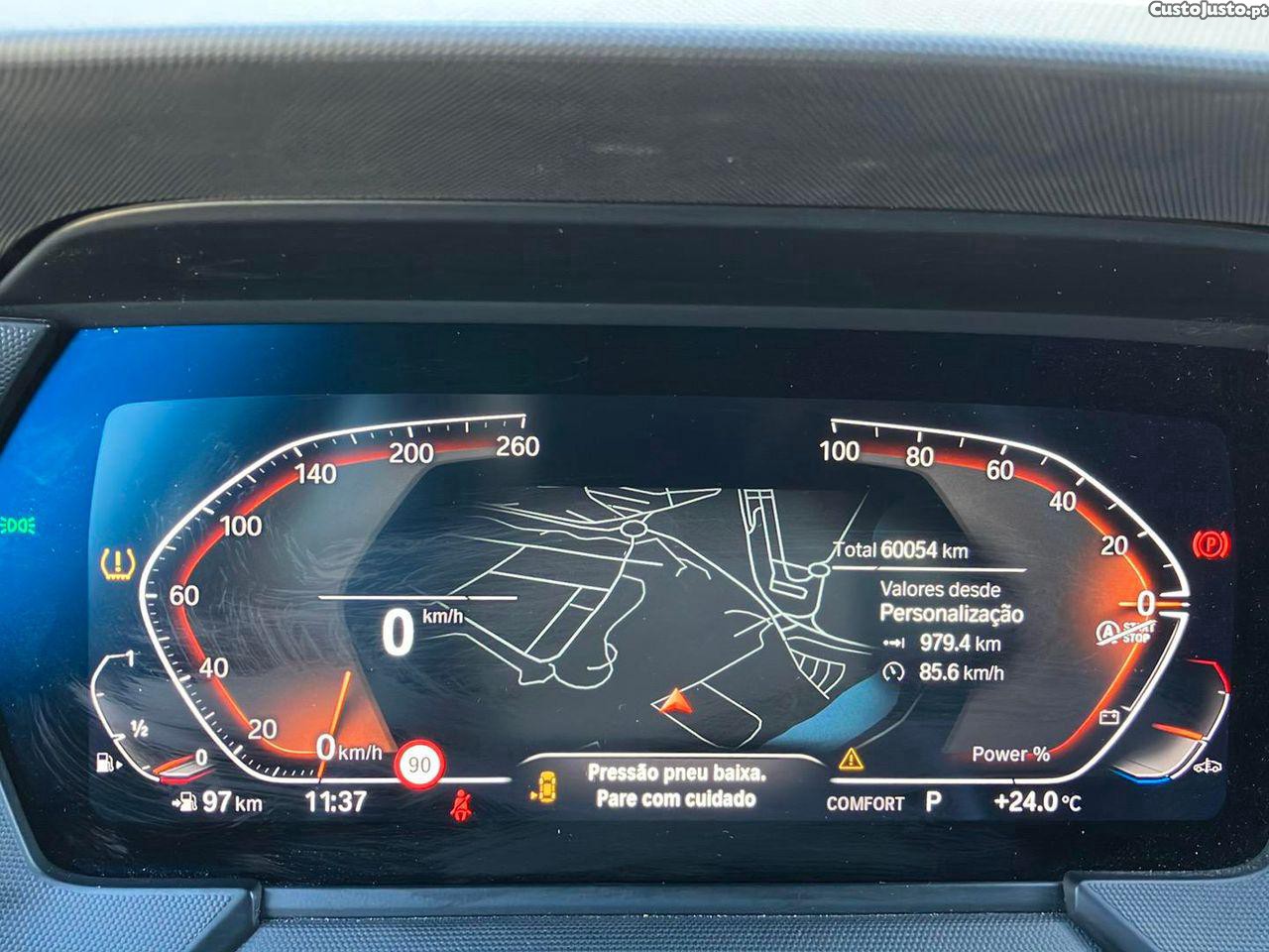 BMW 118 i Pack Desportivo M Auto — fotografia 8