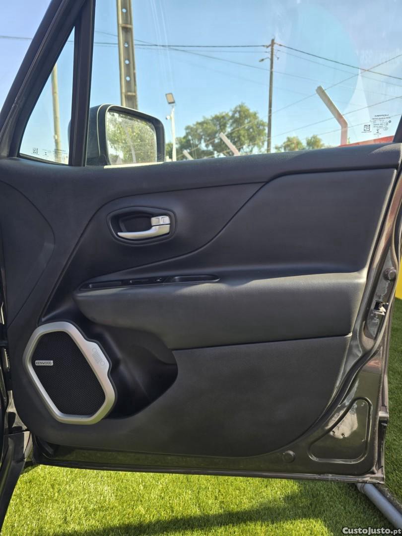 Jeep Renegade 1.0 T 80º Aniversário — fotografia 8