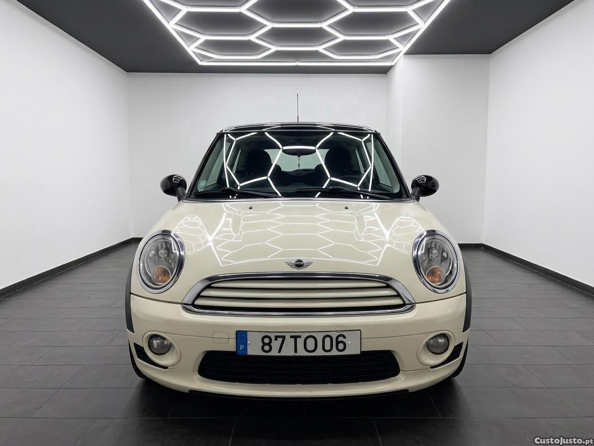 MINI Cooper 1.6D — photo 2