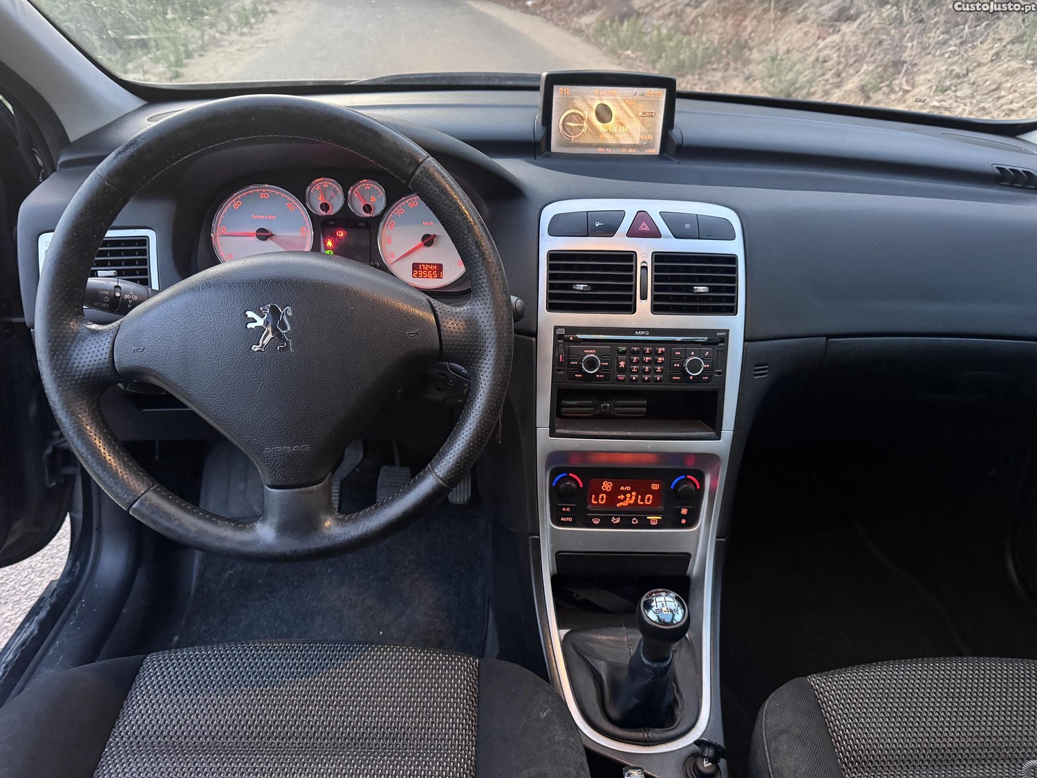 Peugeot 307 SW 7Lug. Livrete — fotografia 5