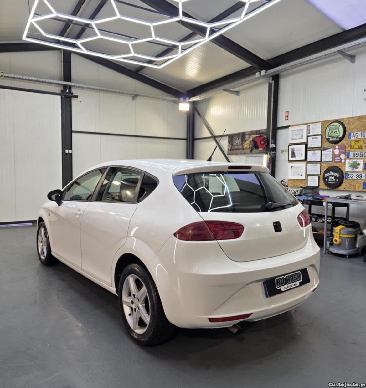 SEAT Leon 1.6 TDI 105 cv — fotografia 7