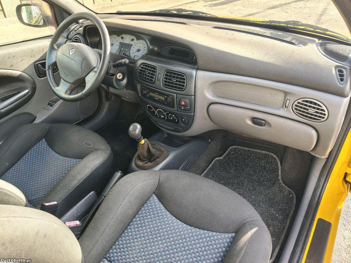 Renault Mégane coupé 16v — fotografia 2