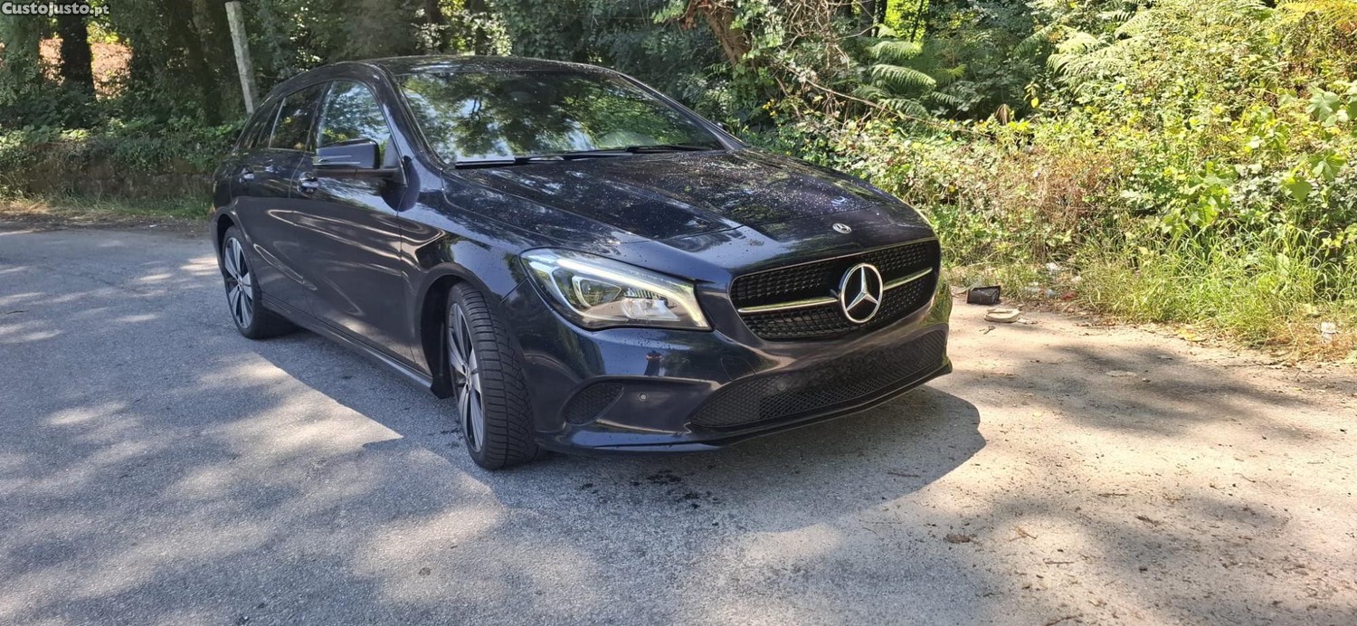 Mercedes-Benz CLA 180 Urban — fotografia 5