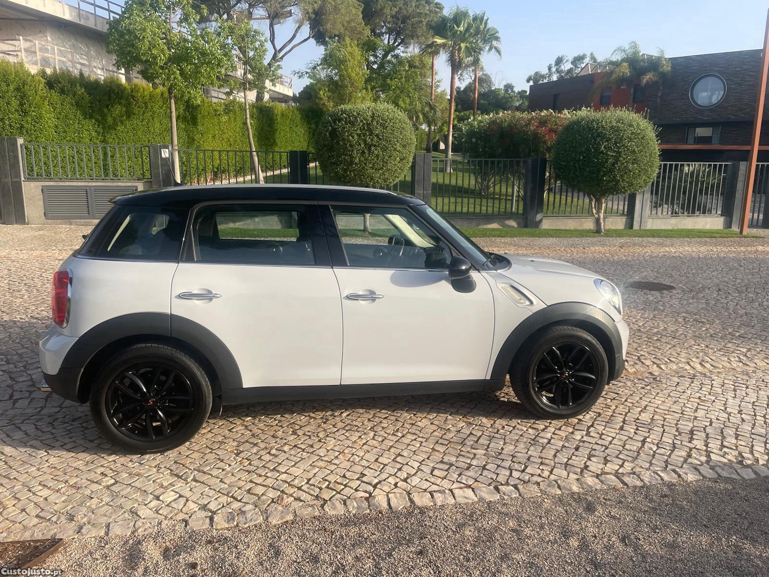 MINI Countryman 1.6 - 11 — photo 2