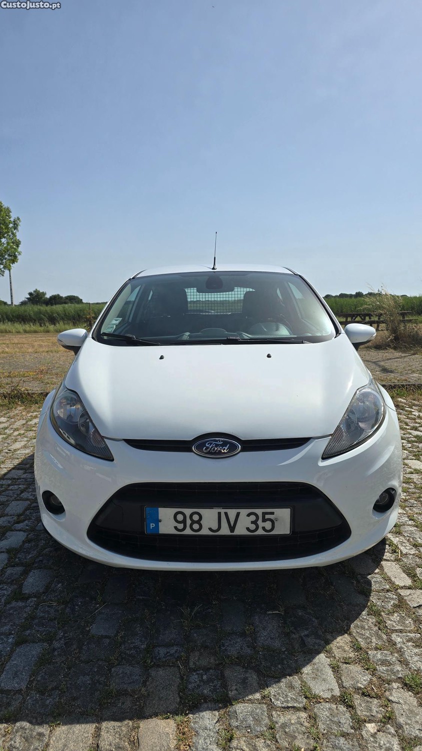 Ford Fiesta 1.4 TDCI TREND — fotografia 6