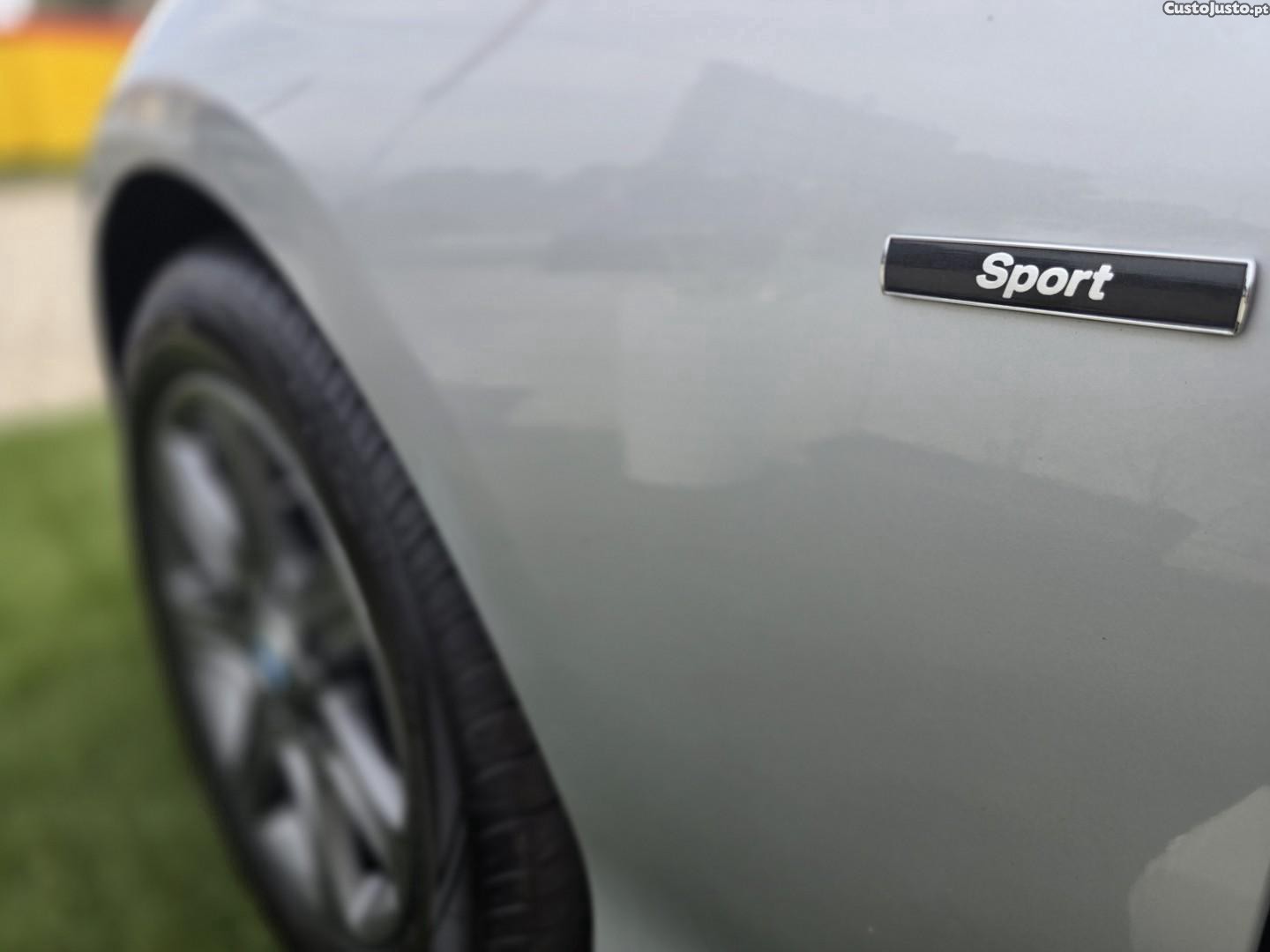 BMW 116 d EDynamics Line Sport — fotografia 4