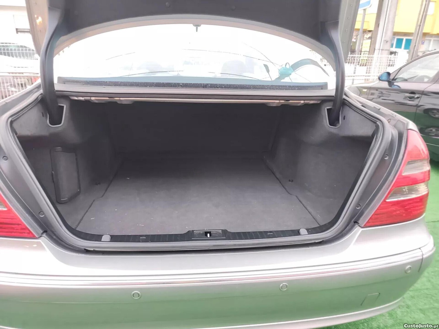 Mercedes-Benz E 220 CDi Avantgard — fotografia 17