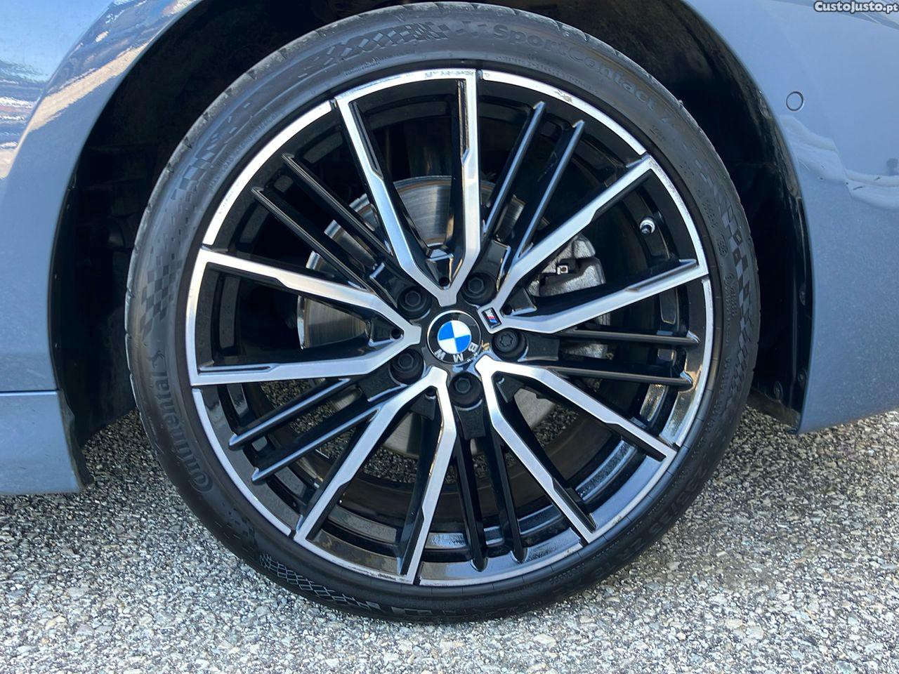 BMW 118 i Pack Desportivo M Auto — fotografia 4