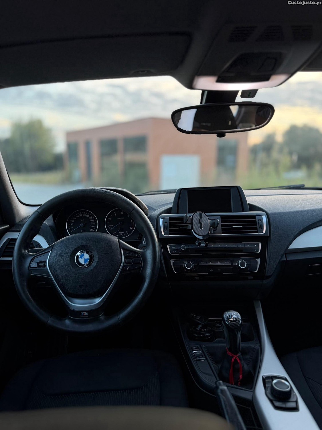 BMW 114 Serie 1 - 16 — photo 3