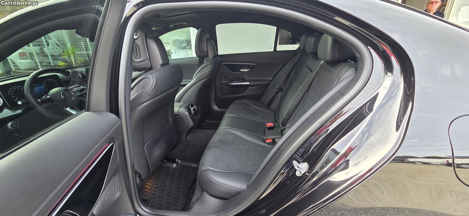 Mercedes-Benz C 300 AMG Line Full Extras - 23 — photo 4