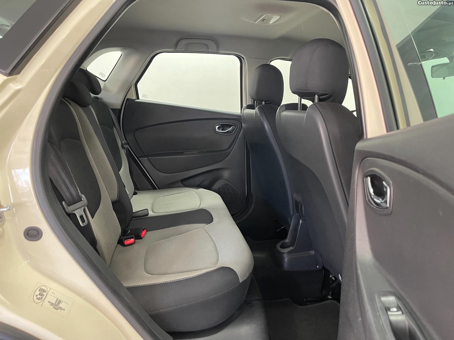 Renault Captur 1.5DCI — photo 4