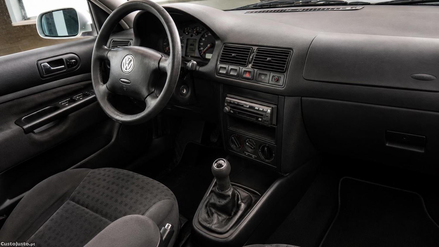Volkswagen Golf IV 1.1i Confortline — fotografia 9