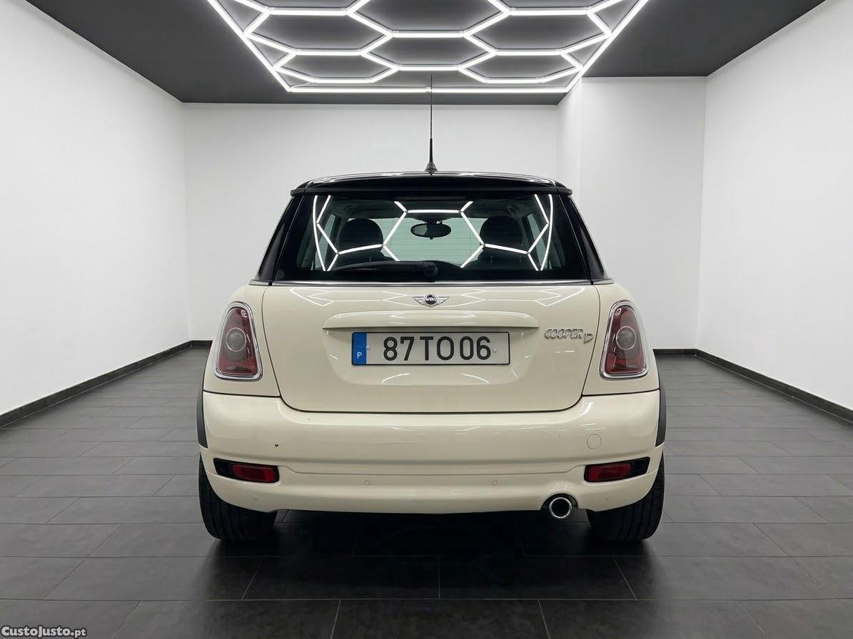 MINI Cooper 1.6D — photo 4