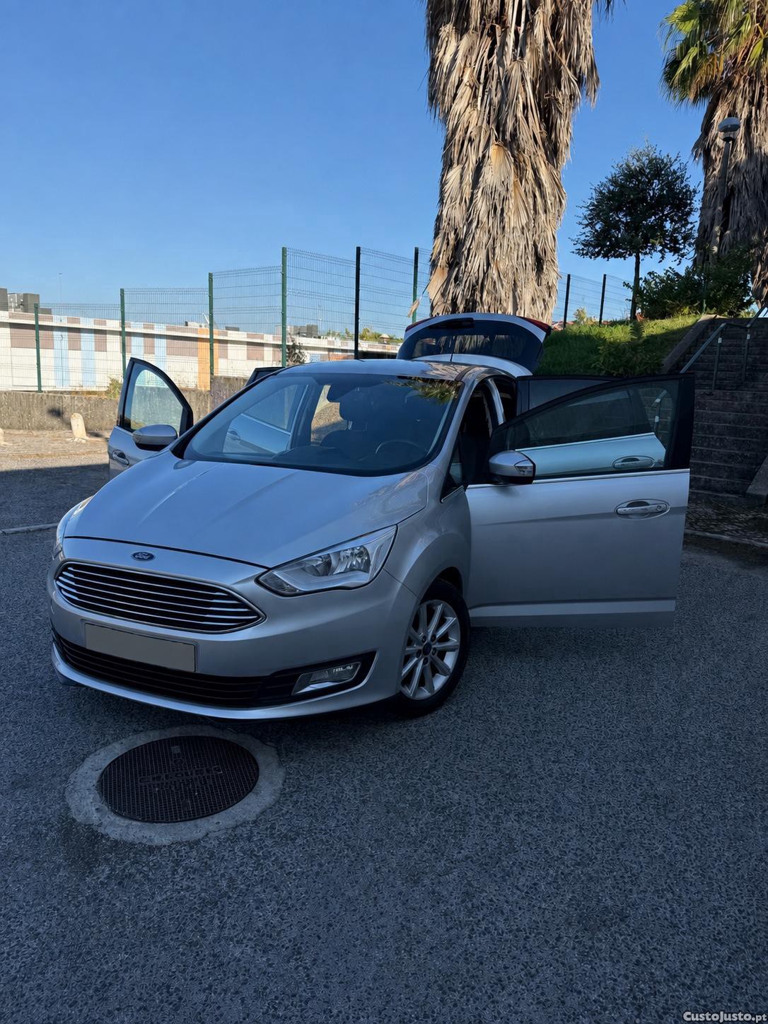 Ford C-Max . — photo 3