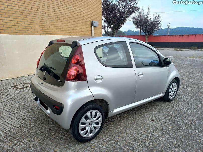 Peugeot 107 1.0 Active — photo 5