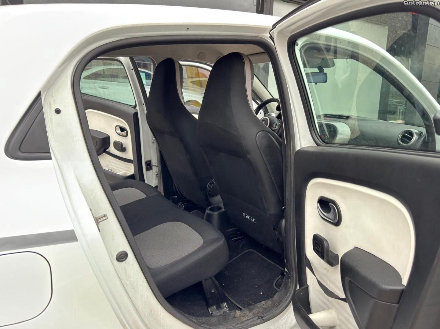 Renault Twingo 1.0 SCe Limited — fotografia 17