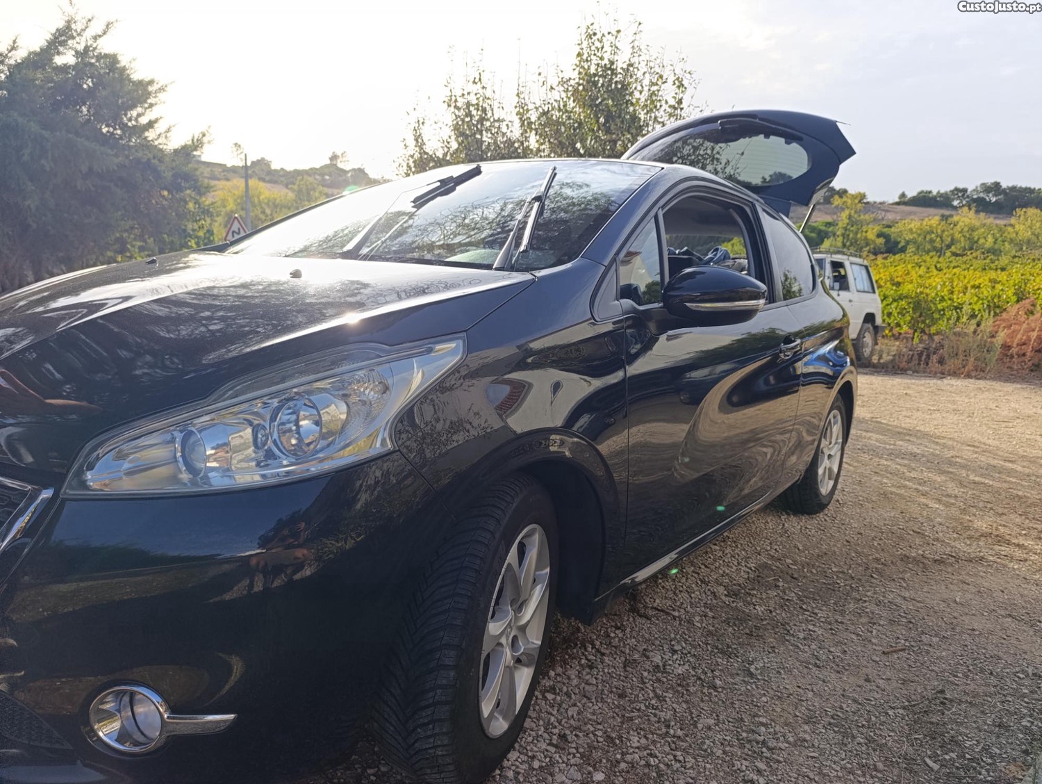 Peugeot 208 1.6HDI - 12 foto 3