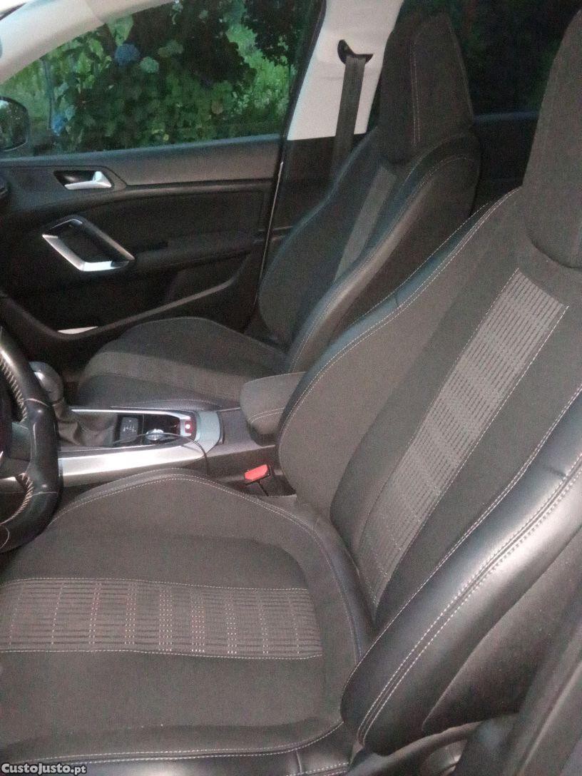 Peugeot 308 1.5 HDI ALLURE — fotografia 4