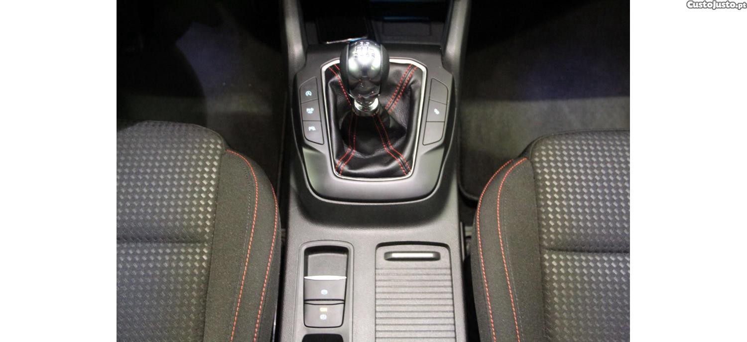 Ford Focus 1.0 EcoBoost 125cv MHEV ST-Line — fotografia 13