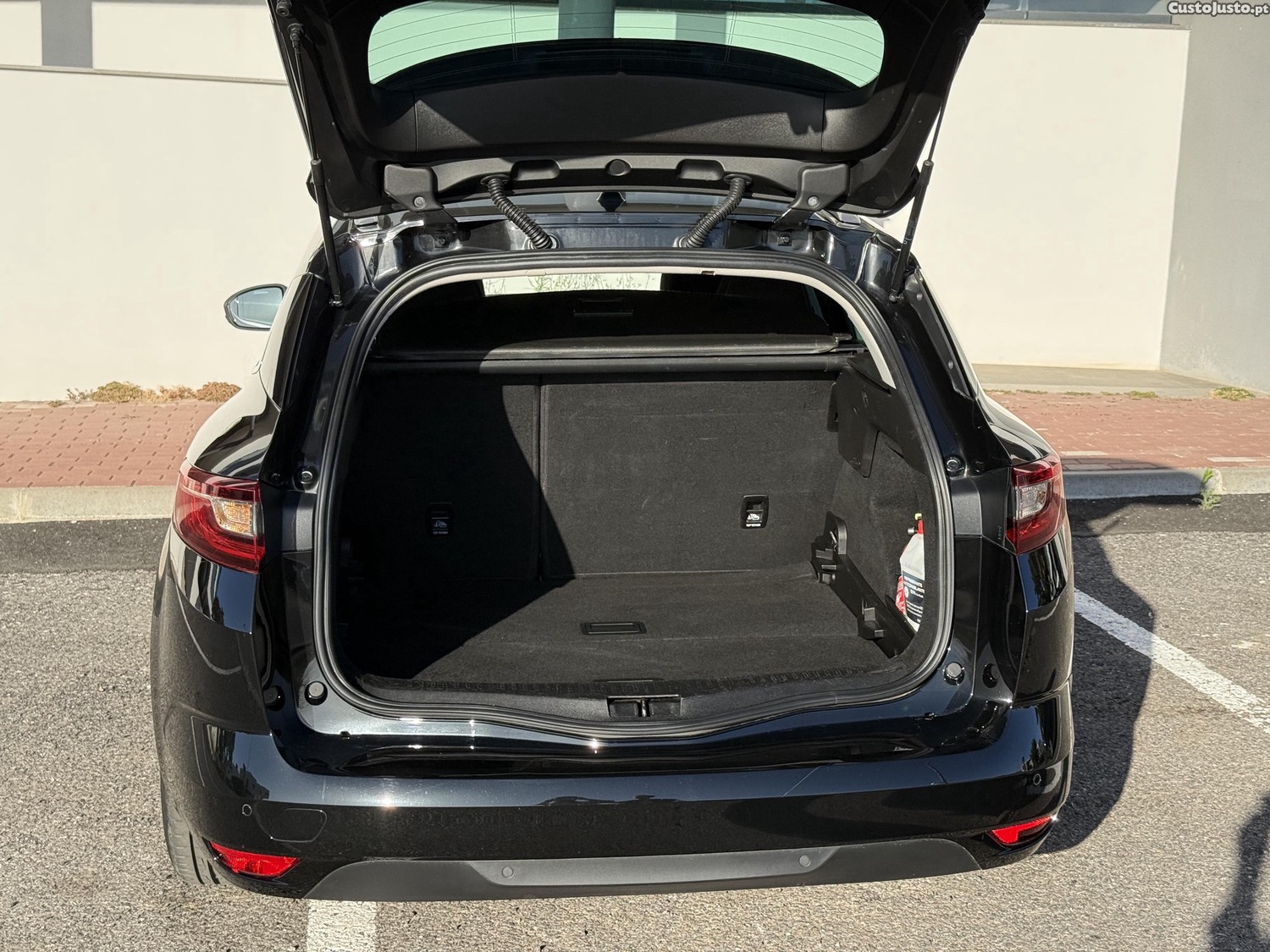 Renault Mégane Sport Tourer — fotografia 8