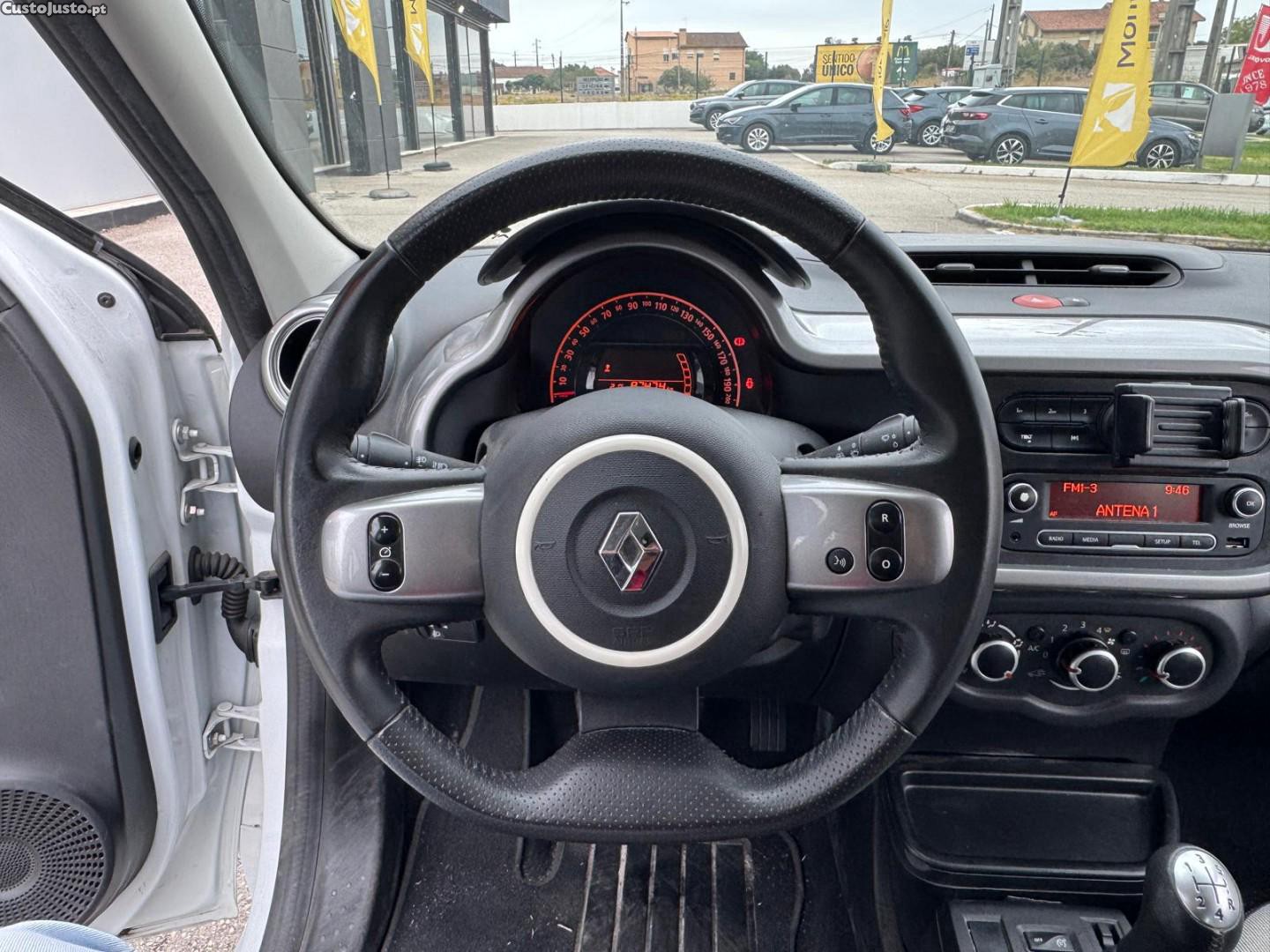 Renault Twingo 1.0 SCe Limited — fotografia 13