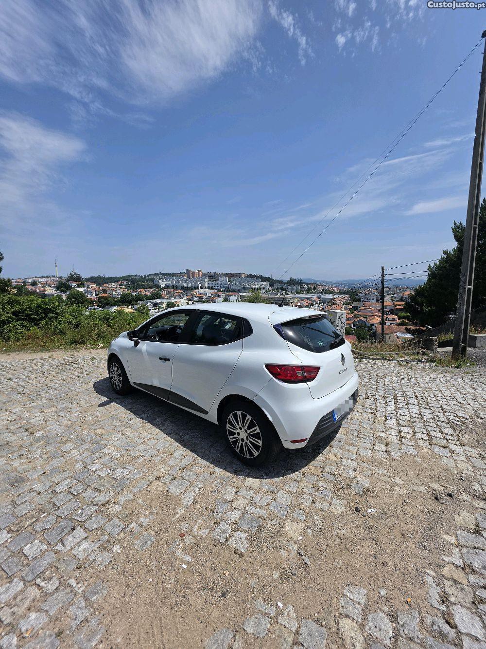 Renault Clio 1.5dci económico 2017 — fotografia 3