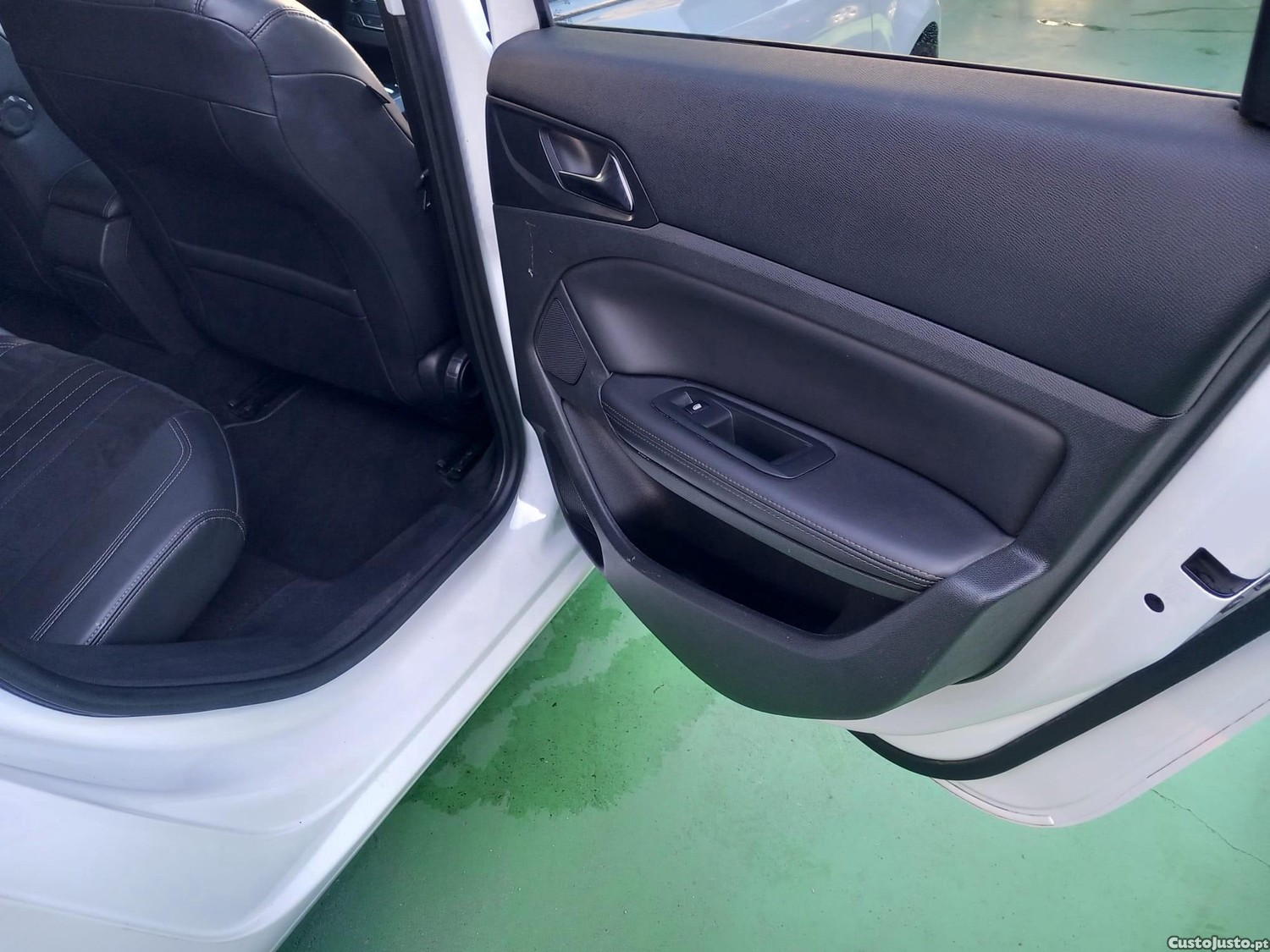 Peugeot 308 SW 2.0 HDi Active — fotografia 2