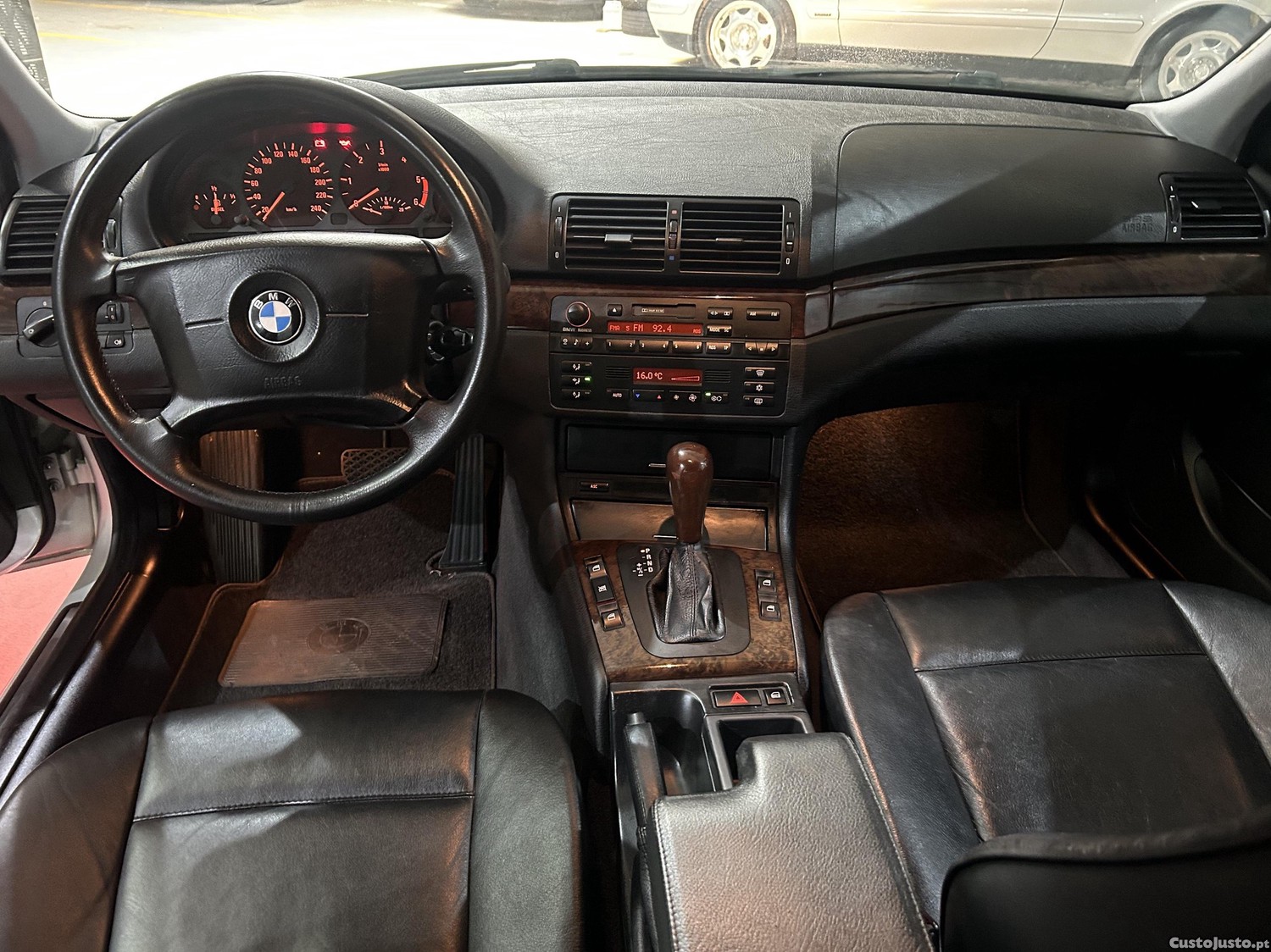 BMW 330 1 dono caixa automática 130.000 kms 137 mês — fotografia 7