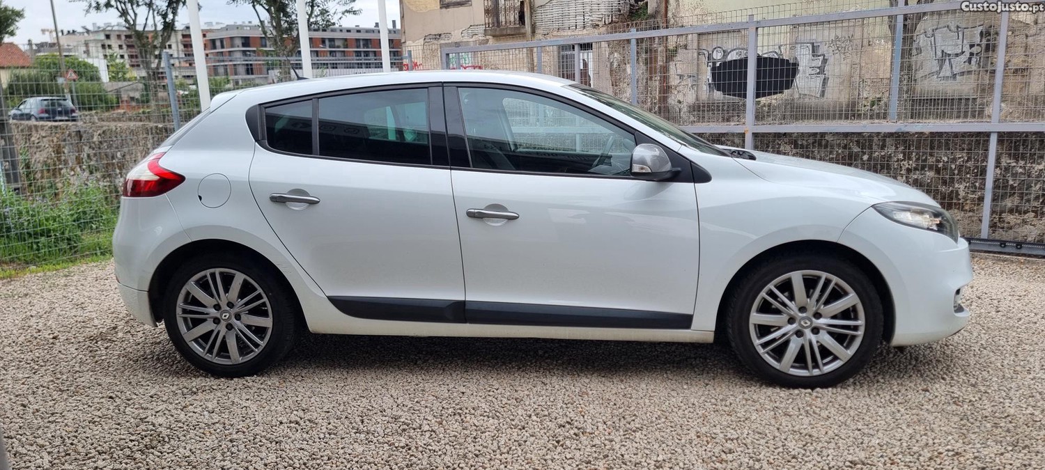 Renault Mégane 1.5 dci GT LINE - 11 foto 2