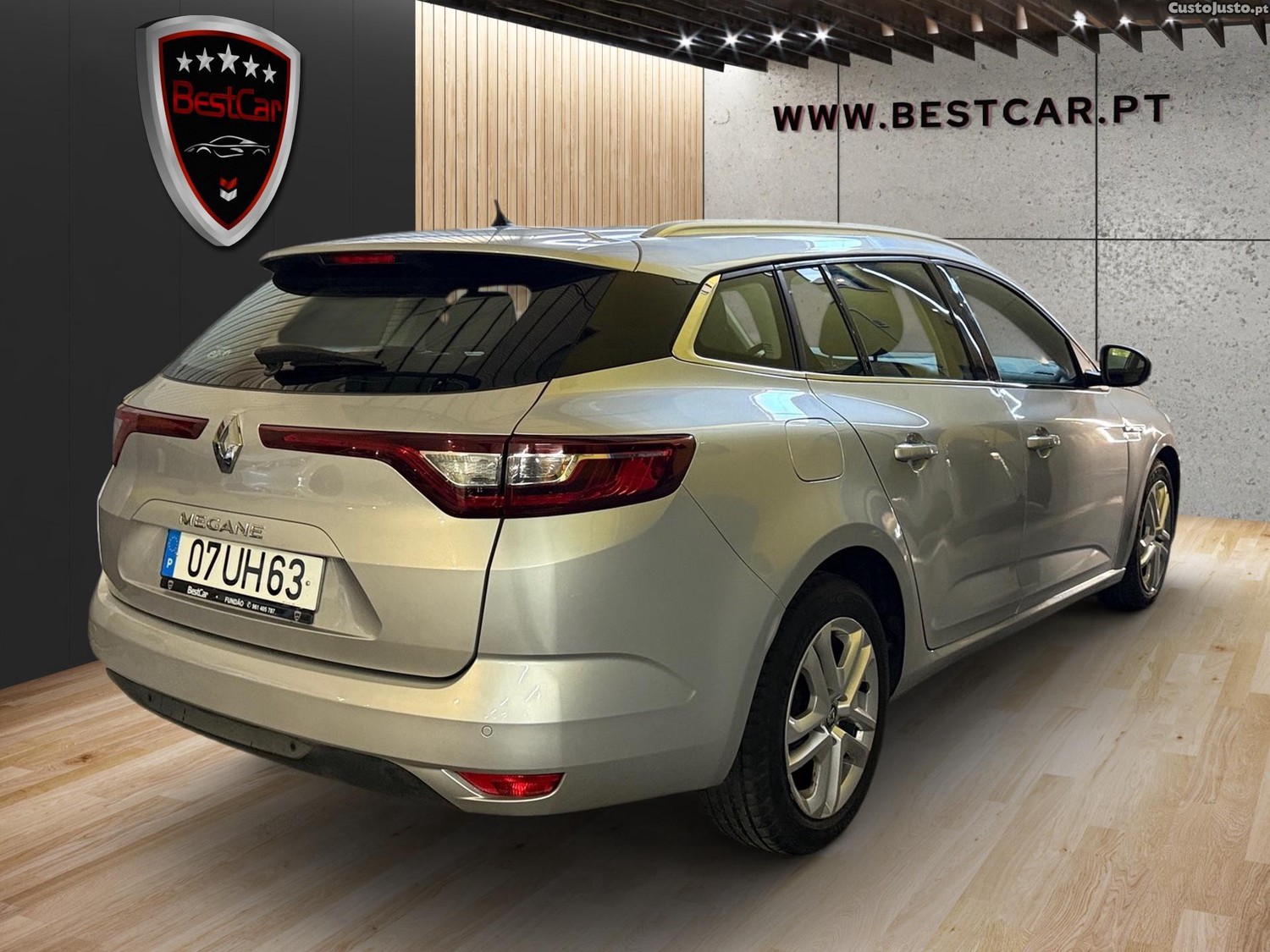 Renault Mégane ST 1.5 dCi - 16 — photo 3
