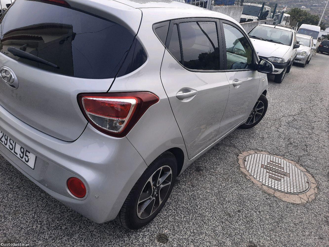 Hyundai i10 1.0 - 17