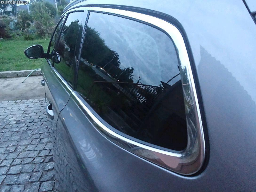 Peugeot 308 1.5 HDI ALLURE — fotografia 7