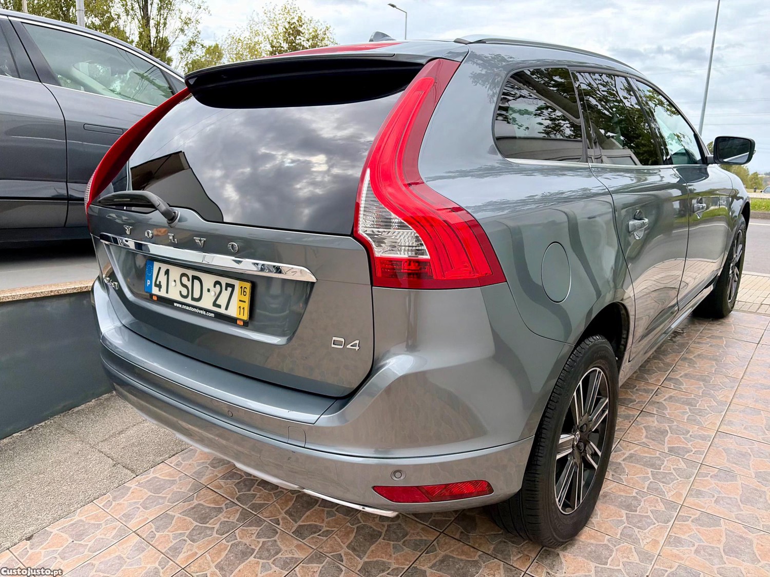 Volvo XC60 2.0 D4 DYNAMIC EDITION GEARTRONIC 190 CV NACIONAL 1 ÚNICO DONO - 16 foto 2