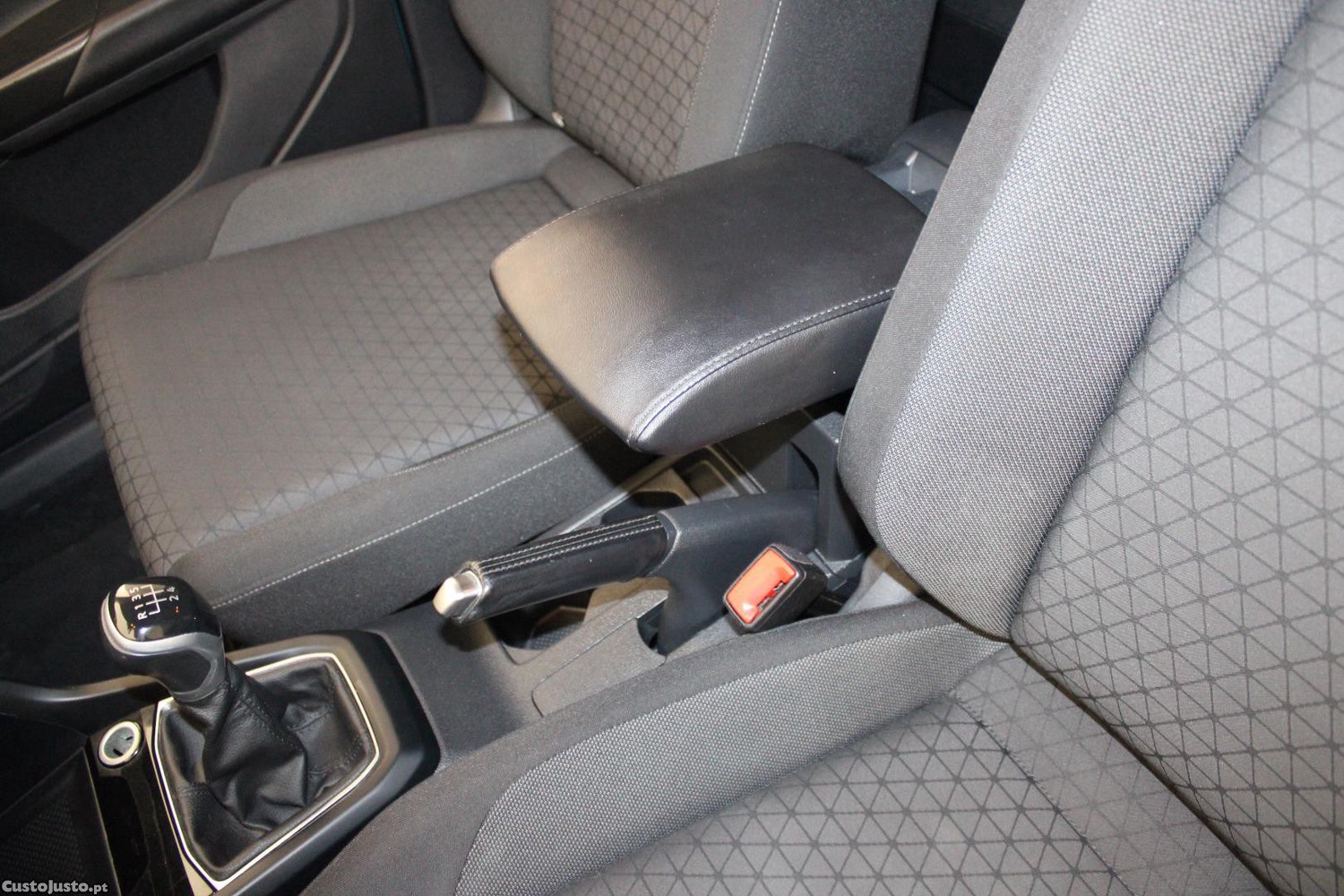 Volkswagen T-Cross 1.0 TSI LIFE — fotografia 9